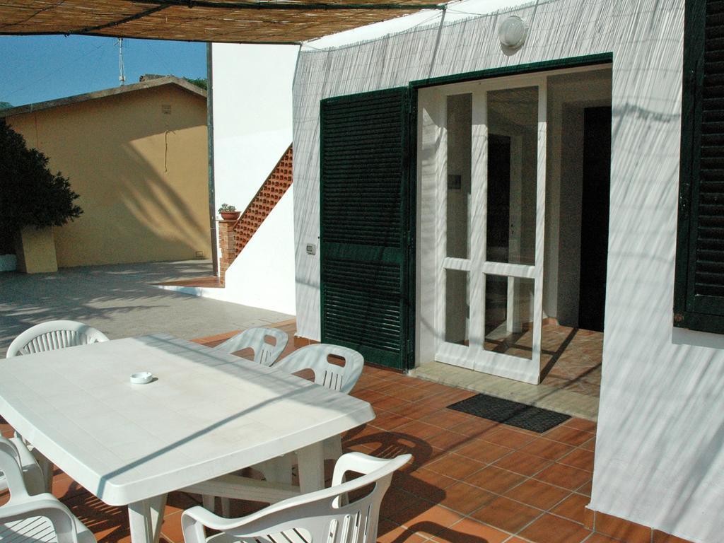 Casa Del Mandorlo Daire Marina di Campo Oda fotoğraf